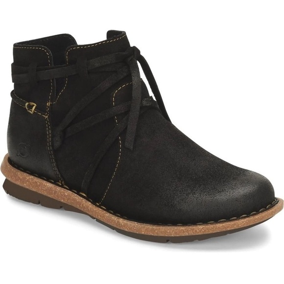 Born Women's Wynter Ankle Boots Black
Distressed Leather Booties Tassel Size 9.5 - Picture 1 of 11